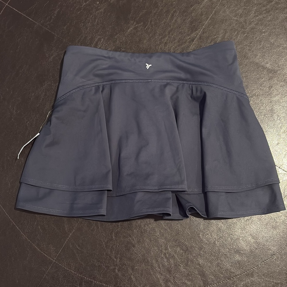 Old Navy Extra High Rise Go-Dry Skirt - Picture 6 of 6